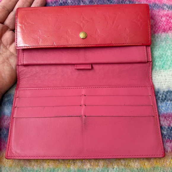 Pink LV vernis - Picture 2 of 4